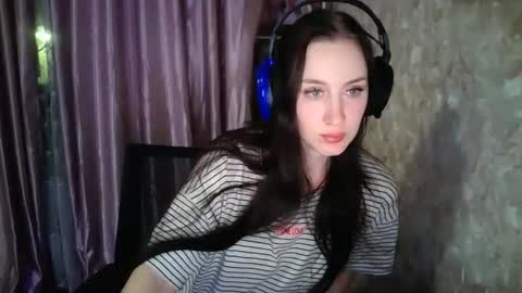 Snapshot of milanaxangel chatting on November 2025 10:09:02 PM MilanaXAngel online show from November 2025 10:09:02 PM