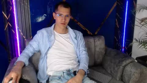 Snapshot of milandavid1 chatting on March 2026 06:14:01 PM milandavid1 online show from March 2026 06:14:01 PM