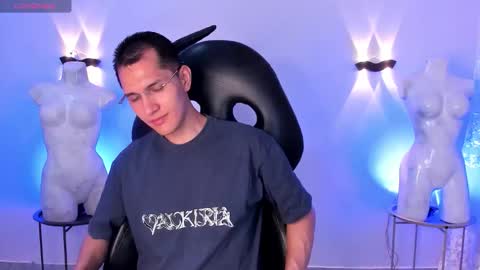 Snapshot of milandavid1 chatting on March 2026 06:01:02 PM milandavid1 online show from March 2026 06:01:02 PM