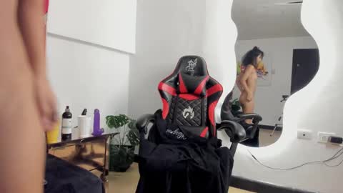 Snapshot of milanhtx2 chatting on January 2025 03:07:02 AM milanx2 online show from January 2025 03:07:02 AM