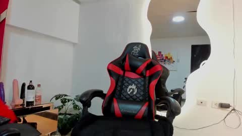 Snapshot of milanhtx2 chatting on January 2025 10:17:01 PM milanx2 online show from January 2025 10:17:01 PM