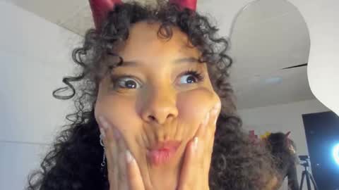 Snapshot of milanhtx2 chatting on February 2025 04:26:01 AM milanx2 online show from February 2025 04:26:01 AM