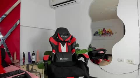 Snapshot of milanhtx2 chatting on March 2025 09:08:02 PM milanx2 online show from March 2025 09:08:02 PM