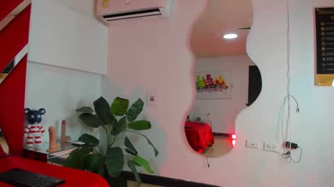 Snapshot of milanhtx2 chatting on September 2025 08:52:02 PM milanx2 online show from September 2025 08:52:02 PM