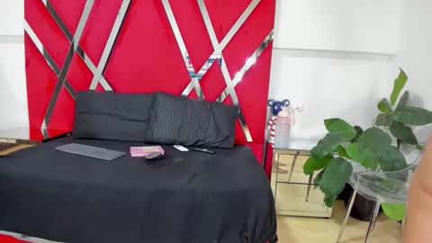 Snapshot of milanhtx2 chatting on October 2025 08:51:02 PM milanx2 online show from October 2025 08:51:02 PM