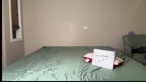 Snapshot of milaniheights chatting on December 2025 10:44:02 AM Milani Heights online show from December 2025 10:44:02 AM