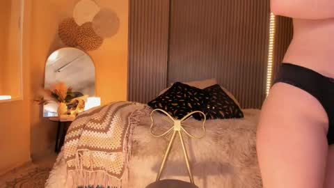 Snapshot of milaniminxx chatting on November 2025 07:38:01 PM aya online show from November 2025 07:38:01 PM