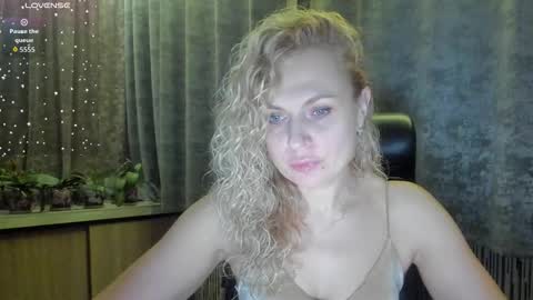 milanna_x online show from October 2025 08:52:02 PM