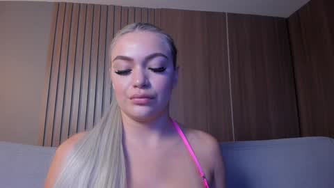 Snapshot of milaowens chatting on January 2025 03:18:02 PM Sexy Mila online show from January 2025 03:18:02 PM