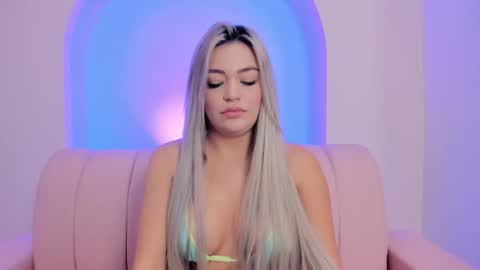 Snapshot of milaowens chatting on February 2026 10:15:02 AM Sexy Mila online show from February 2026 10:15:02 AM