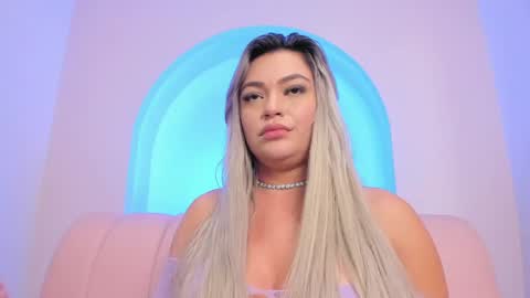 Snapshot of milaowens chatting on April 2026 01:41:02 PM Sexy Mila online show from April 2026 01:41:02 PM