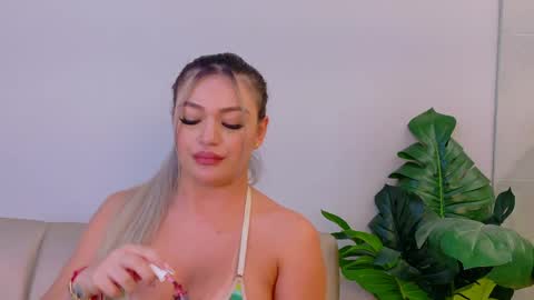 Snapshot of milaowens chatting on May 2026 04:04:02 PM Sexy Mila online show from May 2026 04:04:02 PM