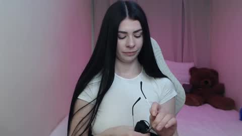 milasecretsss online show from May 2026 12:10:01 PM