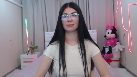 Snapshot of milasecretsss chatting on May 2026 06:43:02 AM milasecretsss online show from May 2026 06:43:02 AM