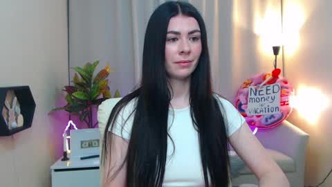 Snapshot of milasecretsss chatting on May 2026 06:54:02 AM milasecretsss online show from May 2026 06:54:02 AM