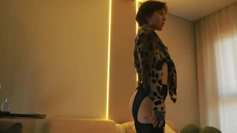 milaskissing online show from April 2026 10:49:02 AM