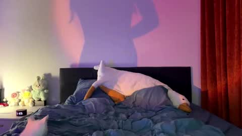 Snapshot of milastretchh chatting on October 2025 08:11:02 PM MIla and Viki online show from October 2025 08:11:02 PM