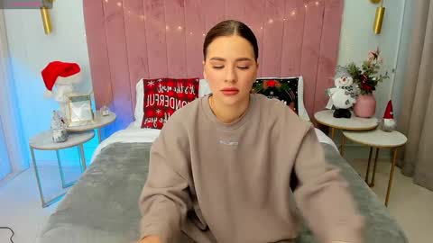 Snapshot of milavox chatting on December 2024 05:34:01 AM Mia online show from December 2024 05:34:01 AM