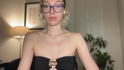 Mila online show from May 2026 12:57:02 PM