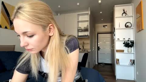 Snapshot of mildaleggette chatting on October 2025 07:38:01 AM Millla online show from October 2025 07:38:01 AM