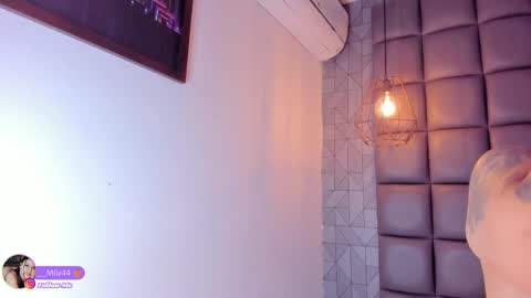 Snapshot of mile_u chatting on September 2025 03:33:02 AM Milena online show from September 2025 03:33:02 AM