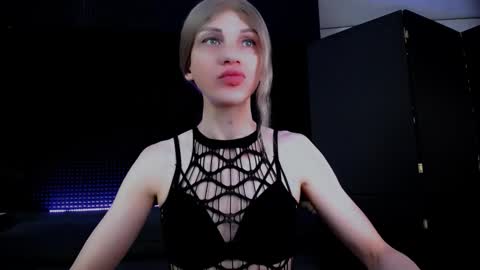 Milena Hardy online show from October 2025 04:59:02 AM