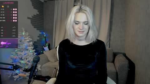 Milena online show from December 2024 08:10:02 PM