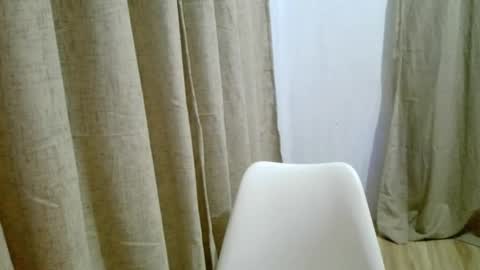 miletera online show from November 2025 08:14:01 PM