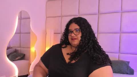 Snapshot of miley_colins0 chatting on November 2025 09:02:02 PM Miley online show from November 2025 09:02:02 PM