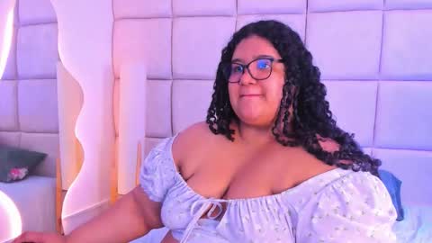 Snapshot of miley_colins0 chatting on November 2025 09:15:01 PM Miley online show from November 2025 09:15:01 PM