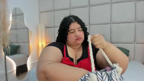 Snapshot of miley_colins0 chatting on December 2025 12:43:02 PM Miley online show from December 2025 12:43:02 PM