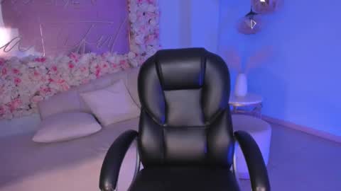 Miley Cruz  IG miley model23 online show from February 2025 10:52:02 PM