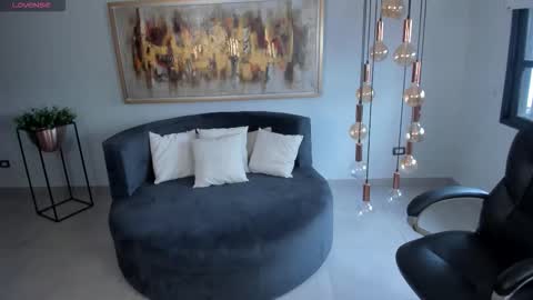 Snapshot of mileycruz_ chatting on December 2025 08:14:02 PM Miley Cruz IG miley model23 online show from December 2025 08:14:02 PM