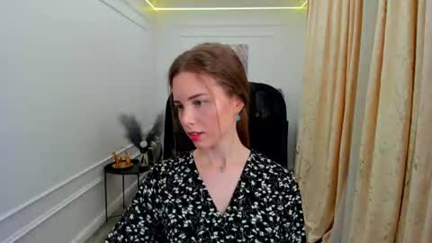 Snapshot of mileygloss chatting on June 2026 11:36:02 AM mileygloss online show from June 2026 11:36:02 AM