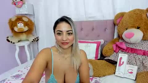 Antonella online show from June 2026 01:42:01 PM