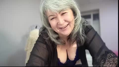 Snapshot of milf_charlotty chatting on November 2025 04:29:02 AM Charlotte online show from November 2025 04:29:02 AM