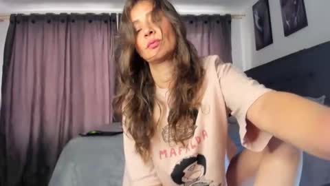 Snapshot of milf_darling chatting on October 2025 07:25:01 PM Victoria online show from October 2025 07:25:01 PM