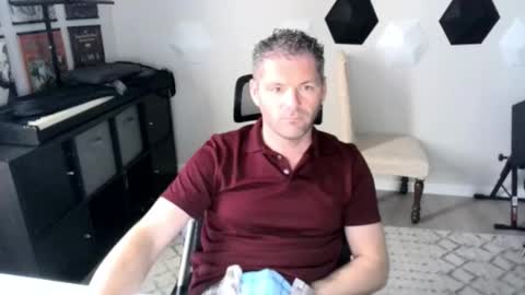 Snapshot of milf_hunter567 chatting on October 2025 07:14:01 PM milf_hunter567 online show from October 2025 07:14:01 PM