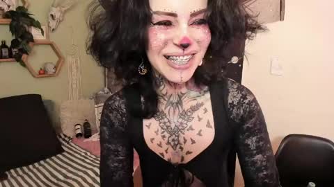 Isabella online show from May 2026 02:45:01 PM