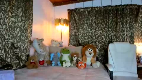 Nakary Bustamante online show from November 2025 11:04:02 PM