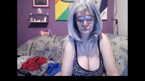 Milfchantal online show from February 2025 07:58:02 AM