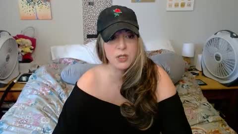 MILF Monee online show from April 2026 06:42:01 PM