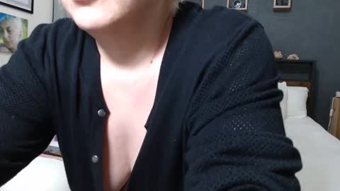 Snapshot of milfyanddaddy chatting on February 2025 11:30:02 PM milfyanddaddy online show from February 2025 11:30:02 PM