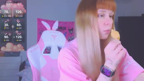 Snapshot of miliameow chatting on November 2025 10:32:02 PM Milia online show from November 2025 10:32:02 PM