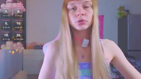 Snapshot of miliameow chatting on November 2025 07:36:02 PM Milia online show from November 2025 07:36:02 PM