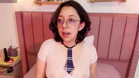 Snapshot of milie_yue206028 chatting on October 2025 02:08:01 AM Millie online show from October 2025 02:08:01 AM