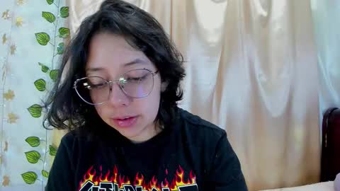 Snapshot of milie_yue206028 chatting on December 2025 02:34:01 PM Millie online show from December 2025 02:34:01 PM