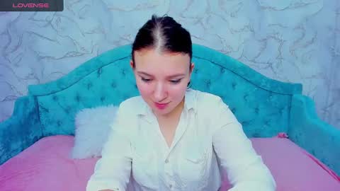 Snapshot of milinafox chatting on February 2025 01:25:02 AM milinafox online show from February 2025 01:25:02 AM