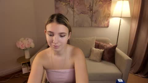 milinafox online show from October 2025 04:45:02 AM