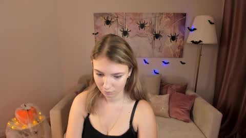 milinafox online show from October 2025 01:06:01 AM